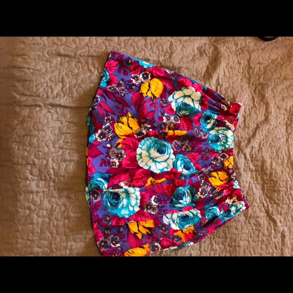 Colorful pretty skirt - Picture 2 of 2